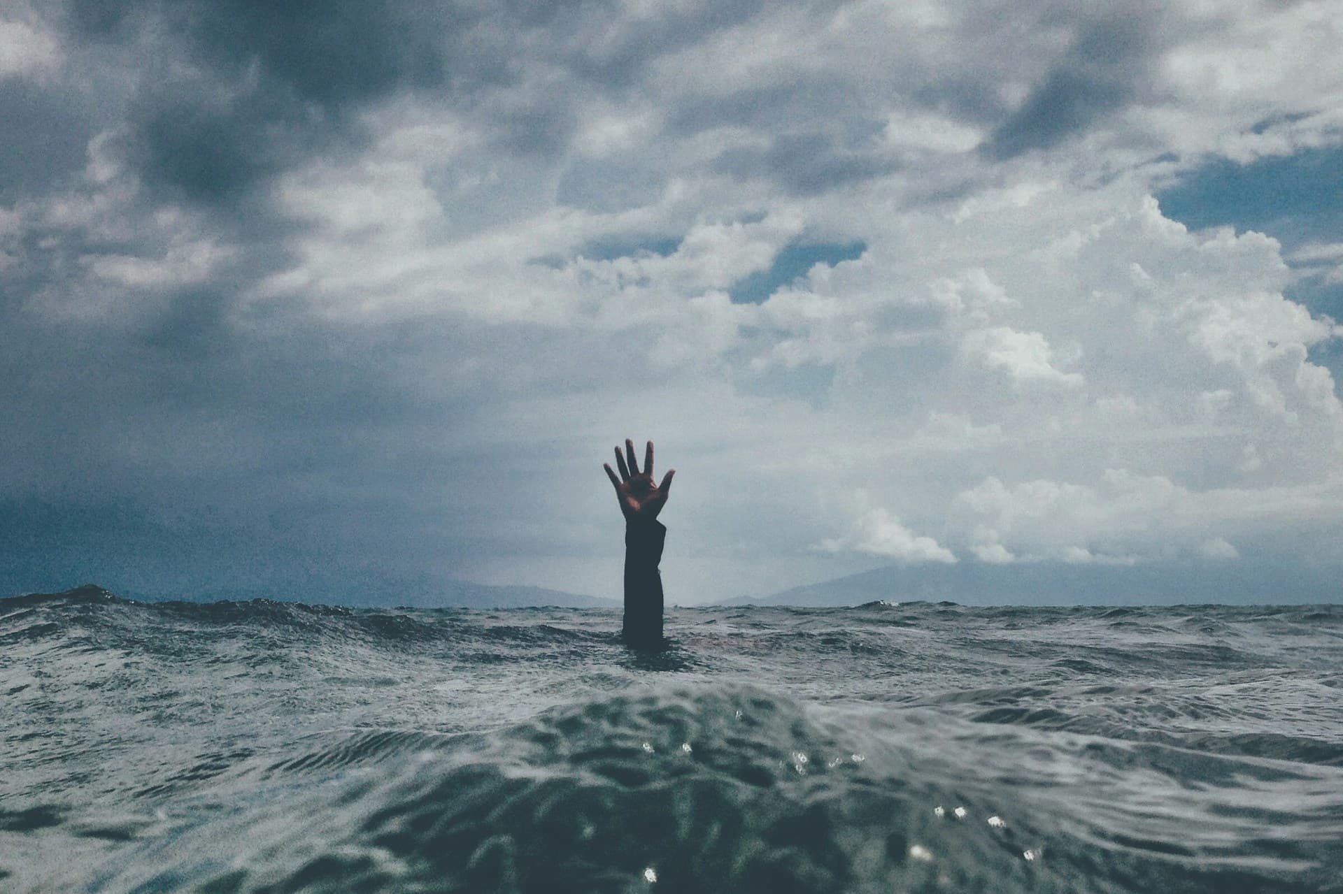 Objawy wypalenia zawodowego – jak rozpoznać przeciążenie psychiczne związane z pracą?